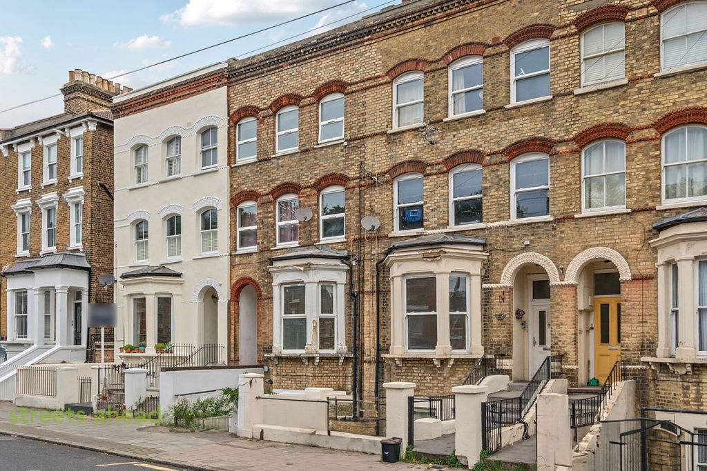 Property photo 1 of 12 367F3093-140B-456...