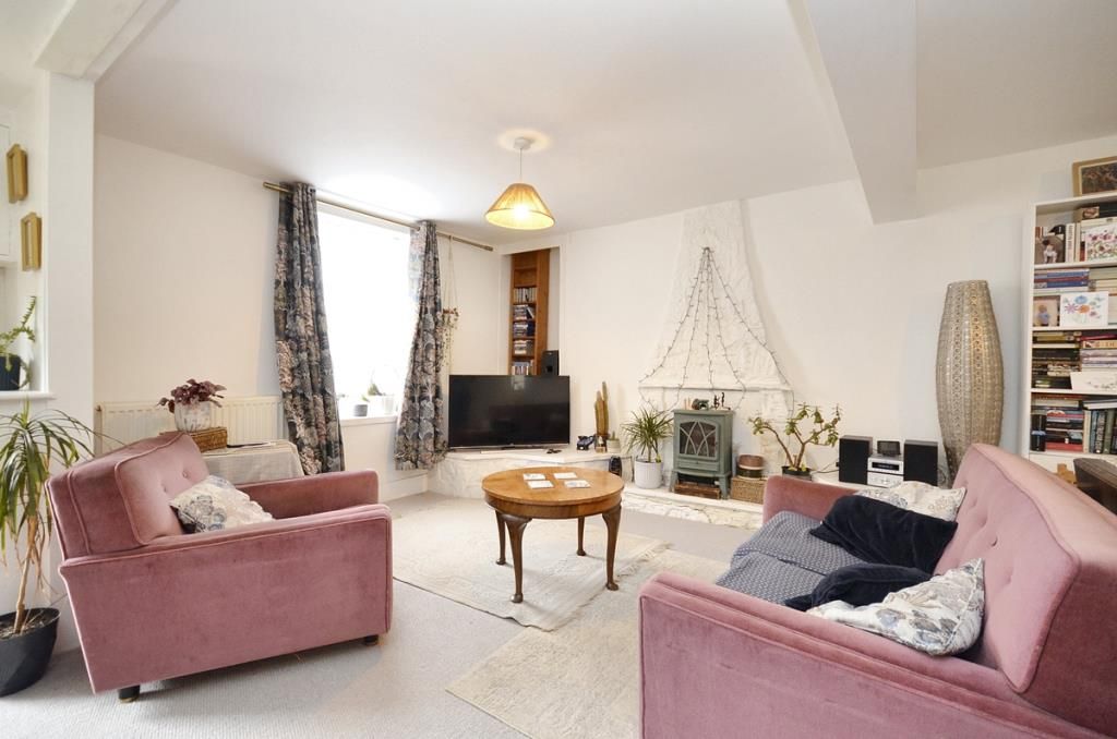 Property photo 2 of 9 Living Room