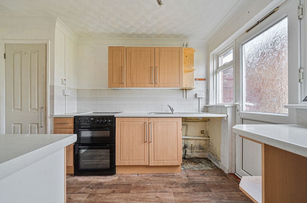 Property photo 3 of 13 31-6A6229d2E1F40-...