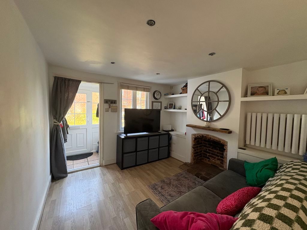 Property photo 2 of 8 Photo 3