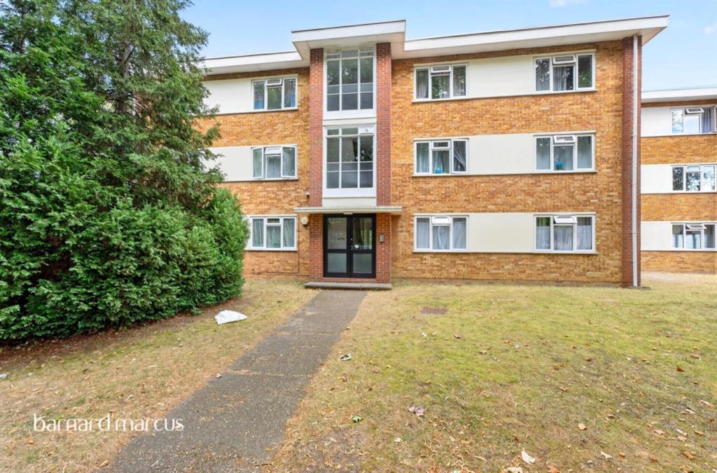 Property photo 1 of 9 Balcony