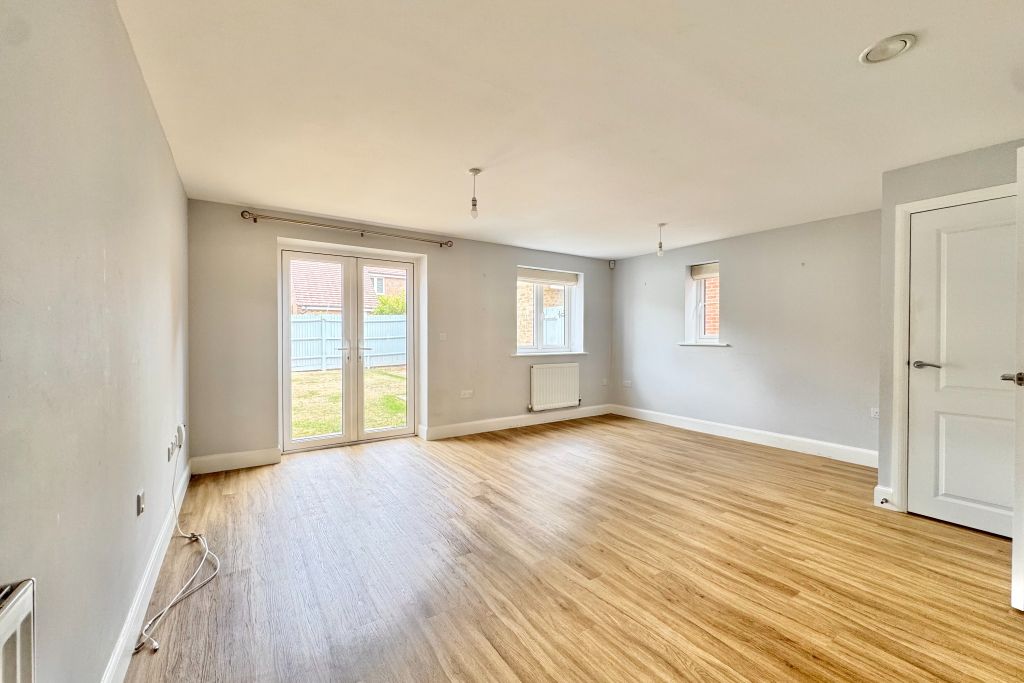 Property photo 2 of 15 Sitting Room