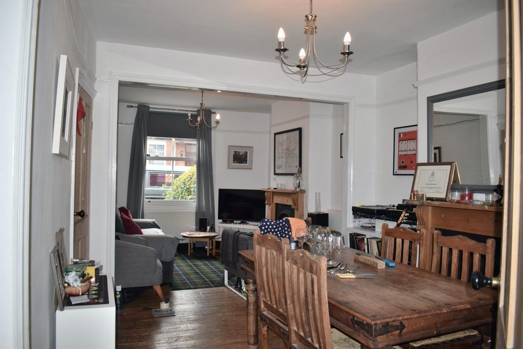 Property photo 2 of 9 Lounge / Dining Room