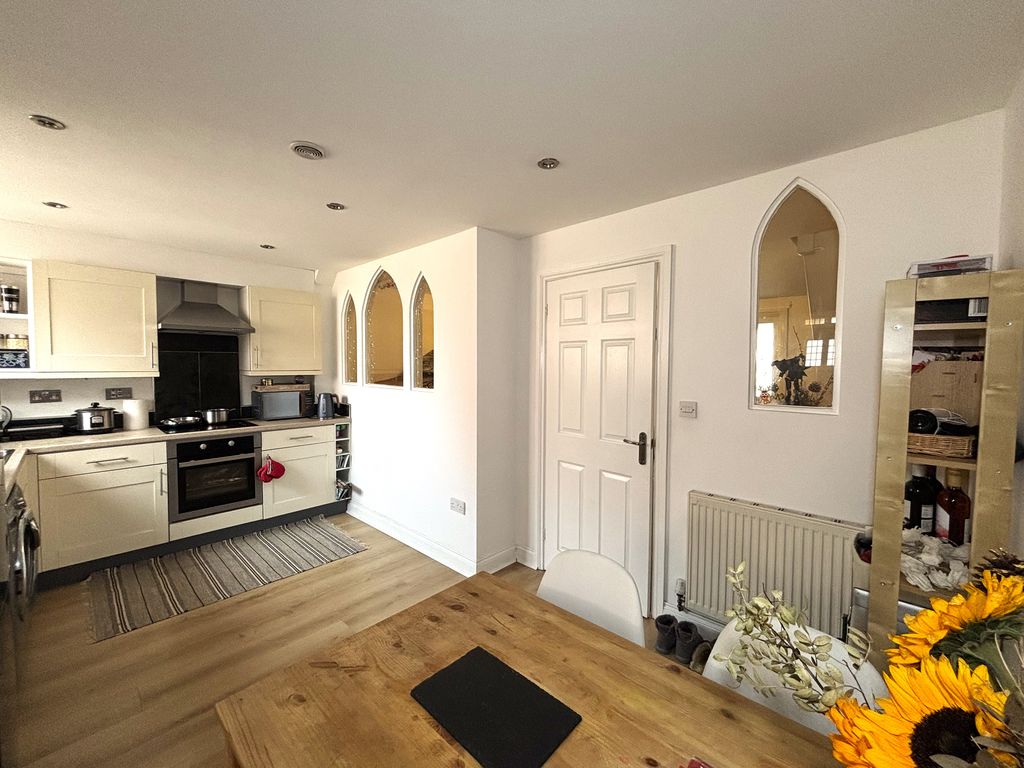 Property photo 3 of 16 Dining Room