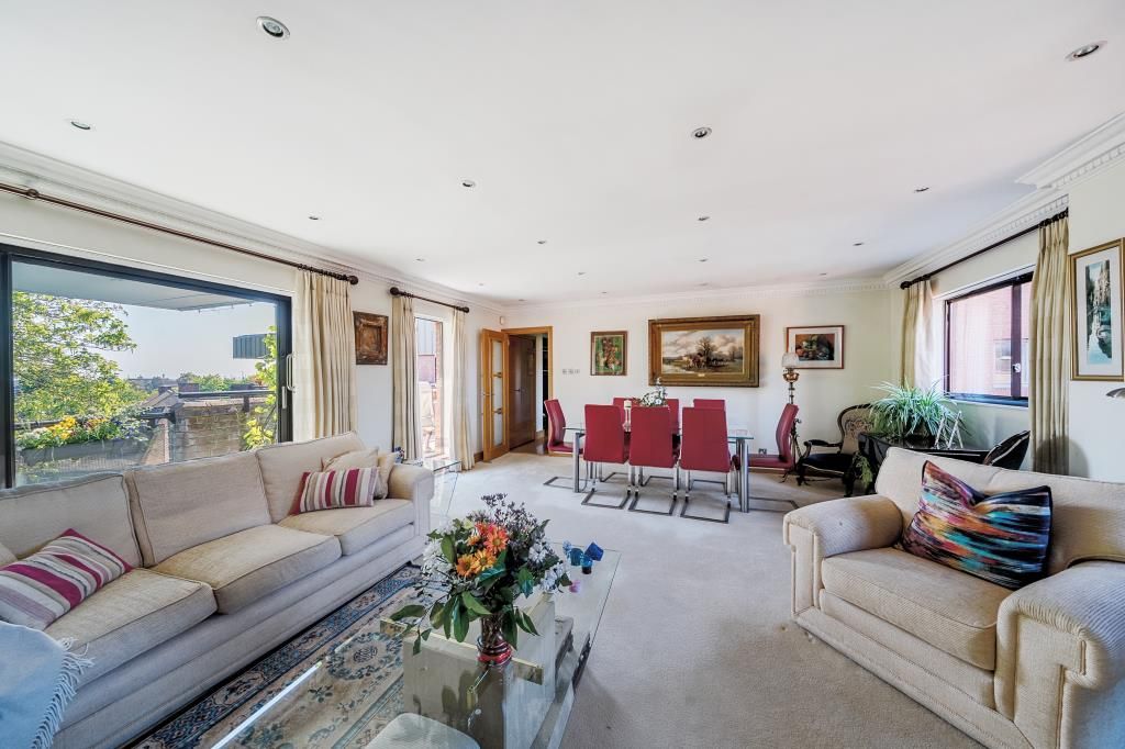 Property photo 2 of 19 Living Area