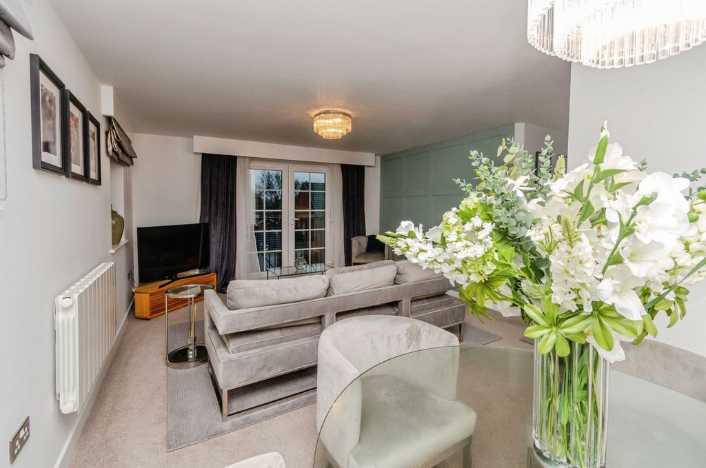 Property photo 3 of 15