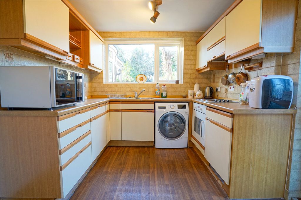 Property photo 2 of 14 Picture No. 10