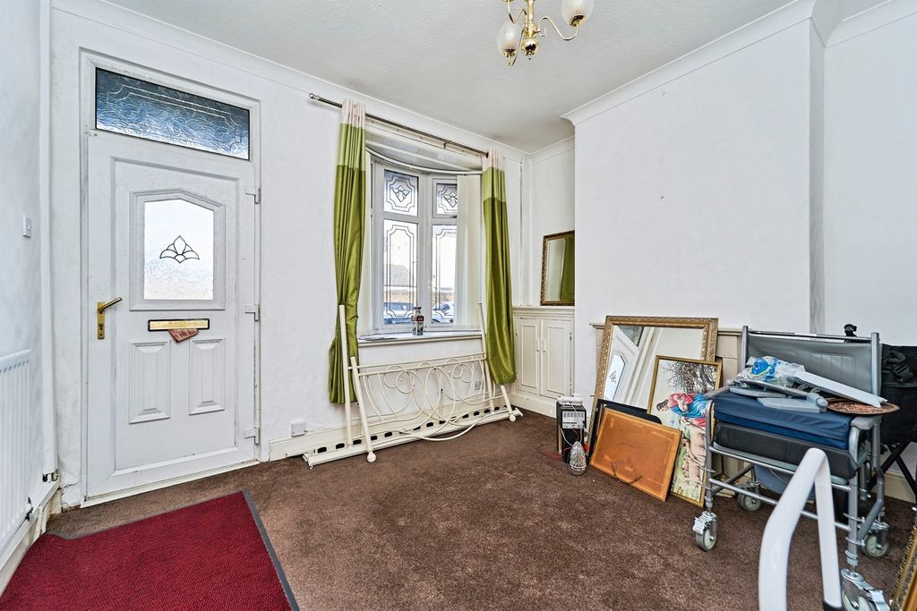 Property photo 2 of 17 Photo