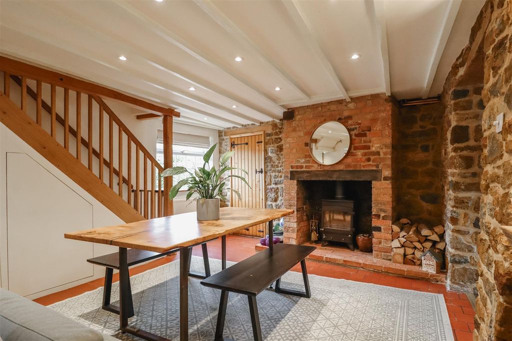 Property photo 2 of 41