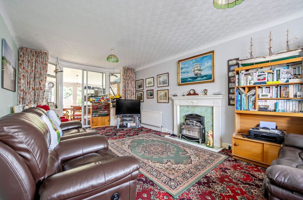 Property photo 2 of 18