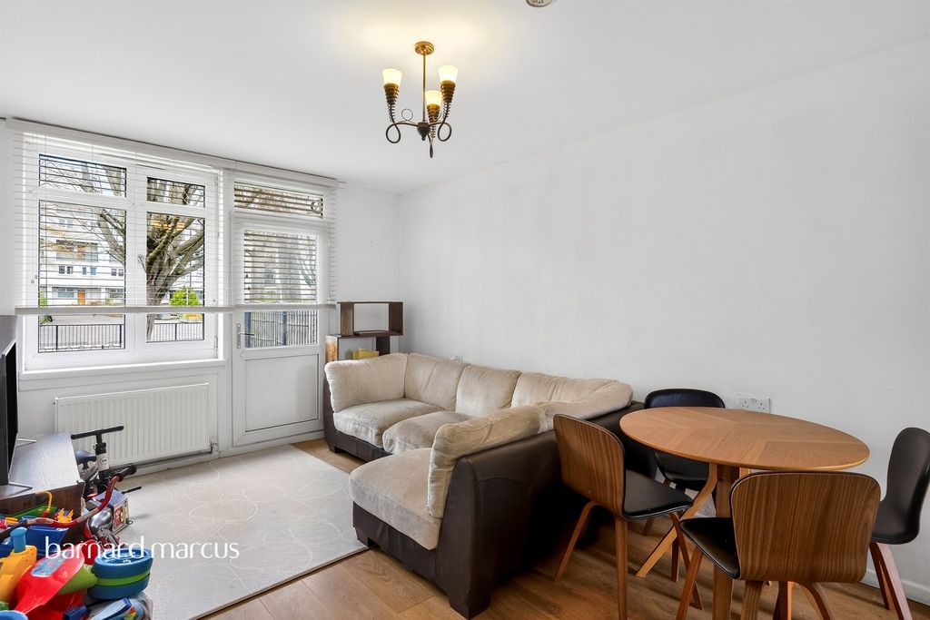 Property photo 2 of 12