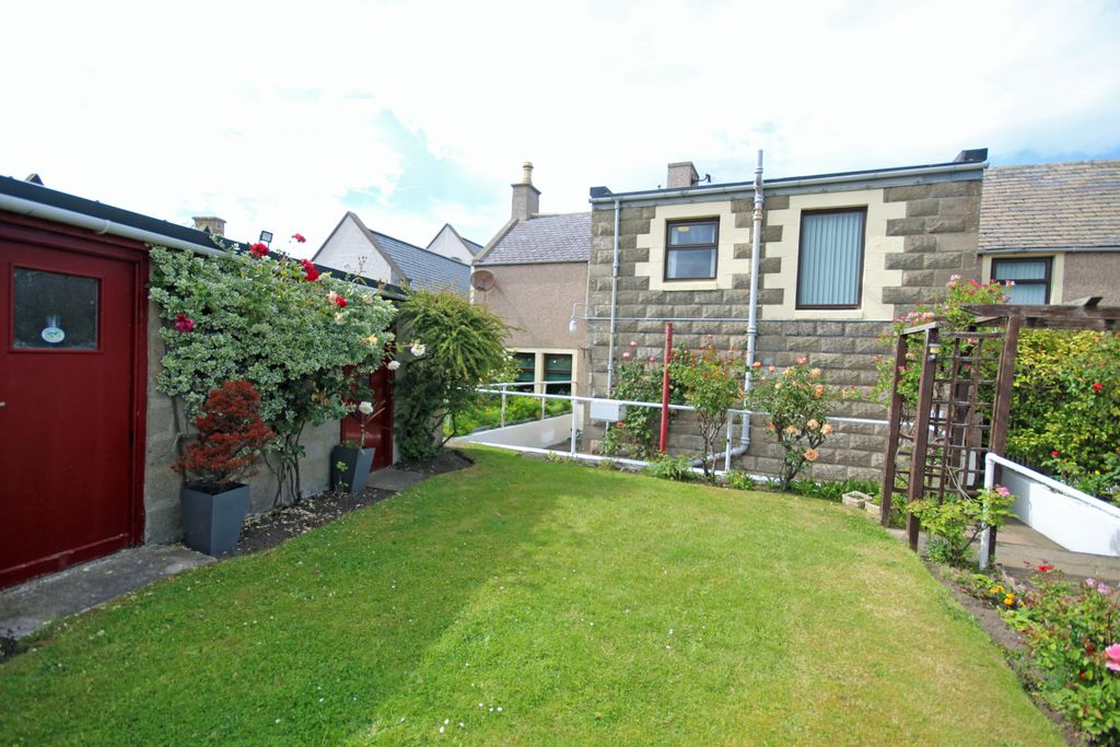 Property photo 2 of 30