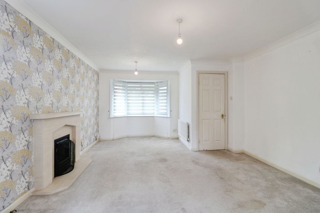 Property photo 2 of 26