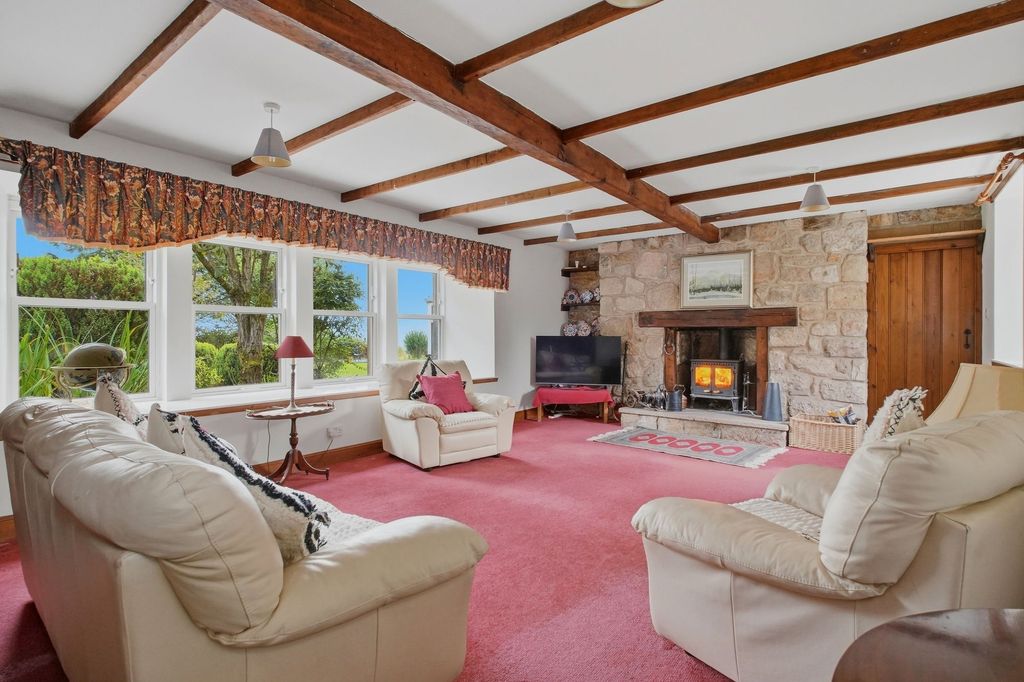 Property photo 2 of 32
