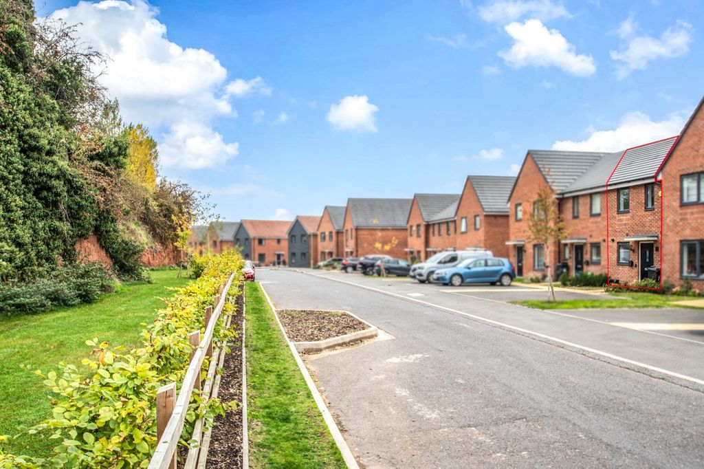 Property photo 2 of 21 Picture No. 23