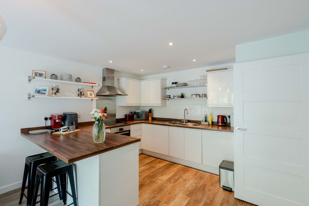 Property photo 2 of 13 8