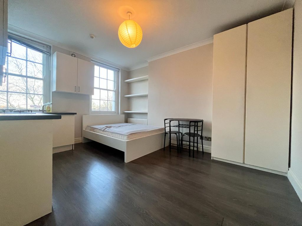 Property photo 3 of 6 Open Plan Room