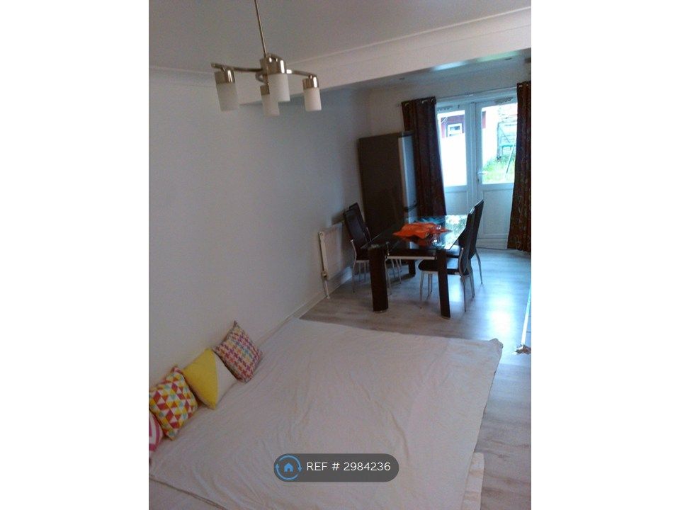 Property photo 3 of 7 Dinning