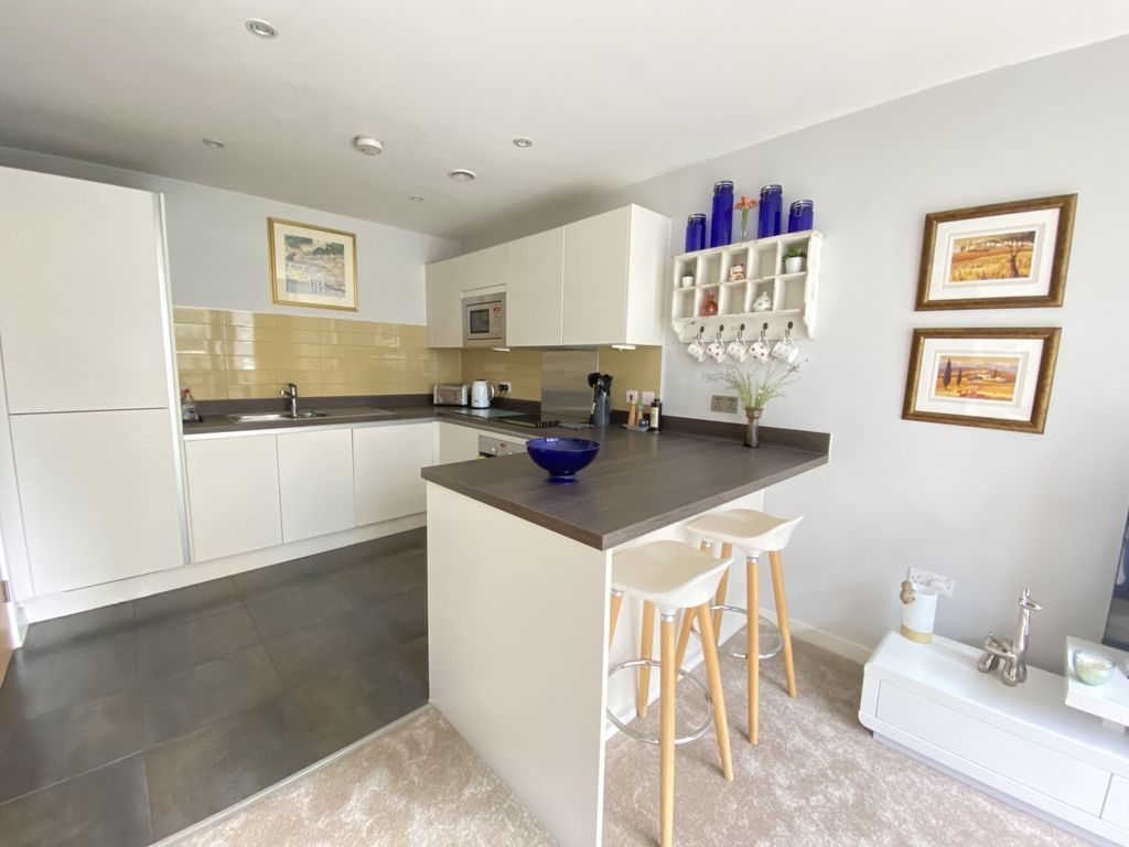 Property photo 2 of 14 Image00002