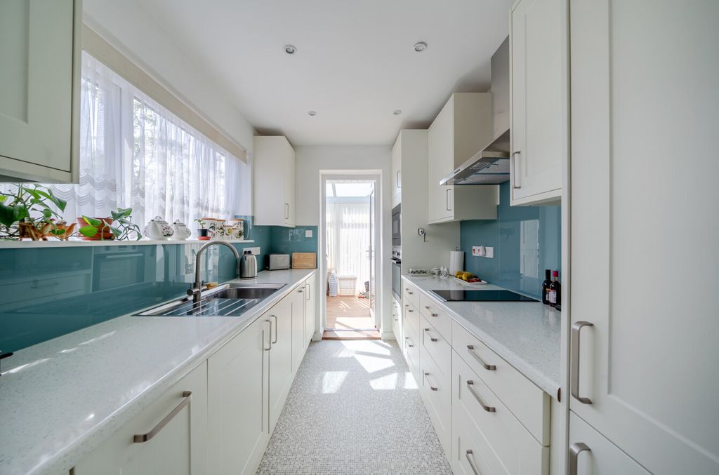 Property photo 3 of 13 1510330-16-1A03De...