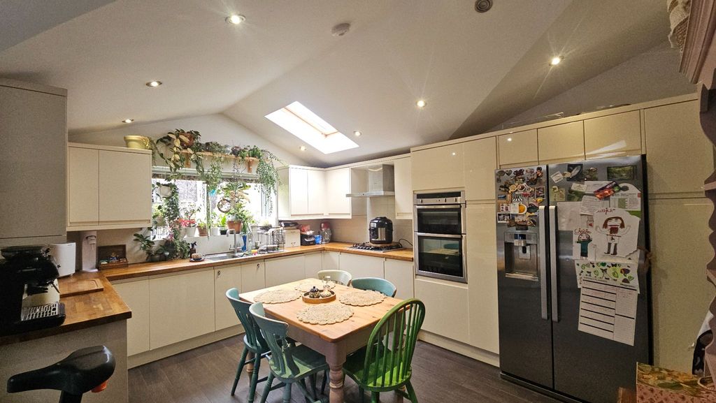 Property photo 1 of 16 Kitchen