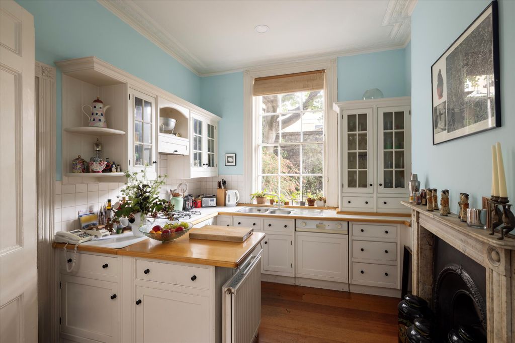 Property photo 2 of 23 Image