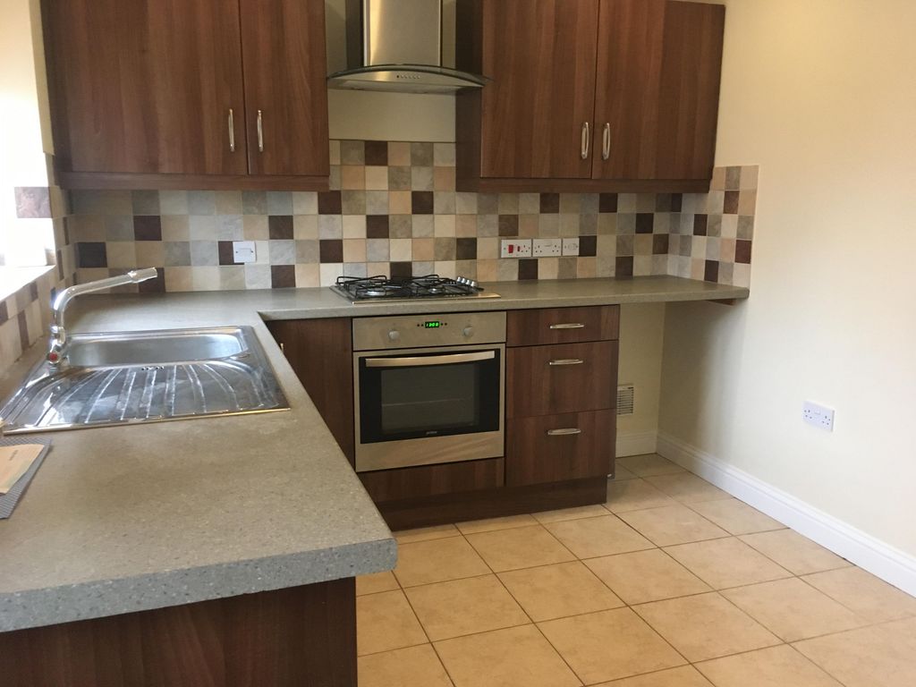 Property photo 2 of 9 Kitchen