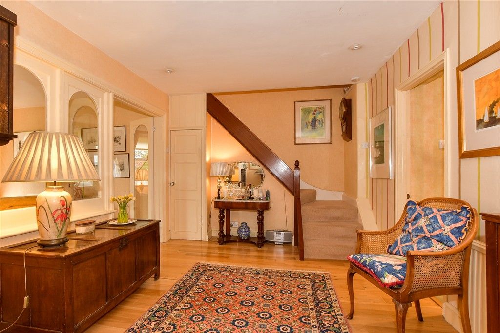 Property photo 2 of 17 Hallway