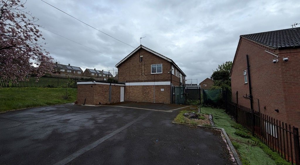 Property photo 1 of 11 Photo 3
