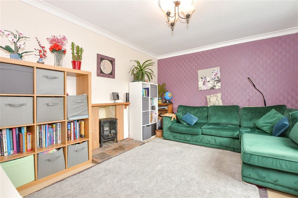 Property photo 3 of 12 Lounge