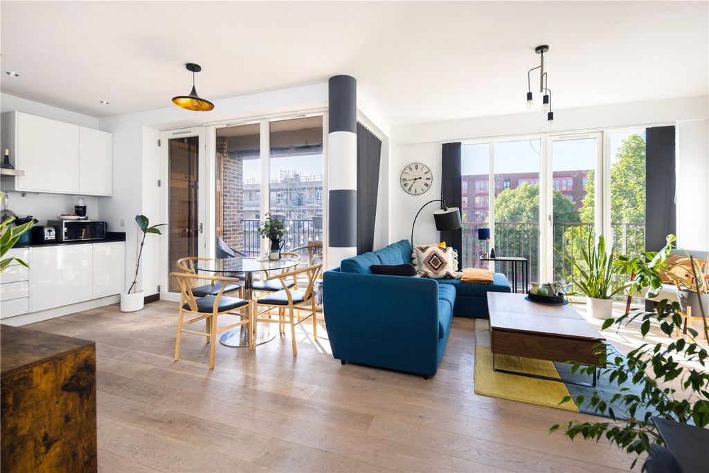 Property photo 1 of 23 Reception