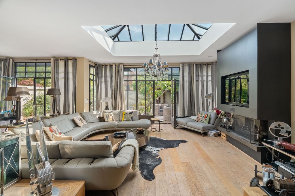 Property photo 1 of 18