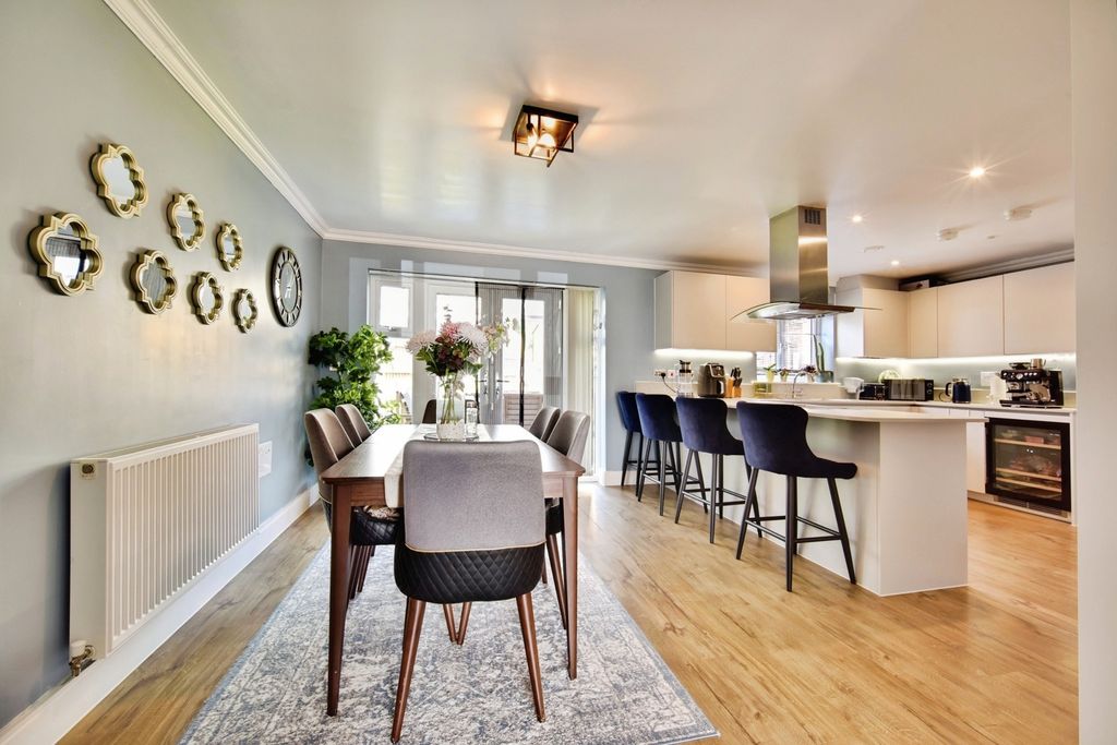 Property photo 1 of 25 Pbox-Img.Jpg