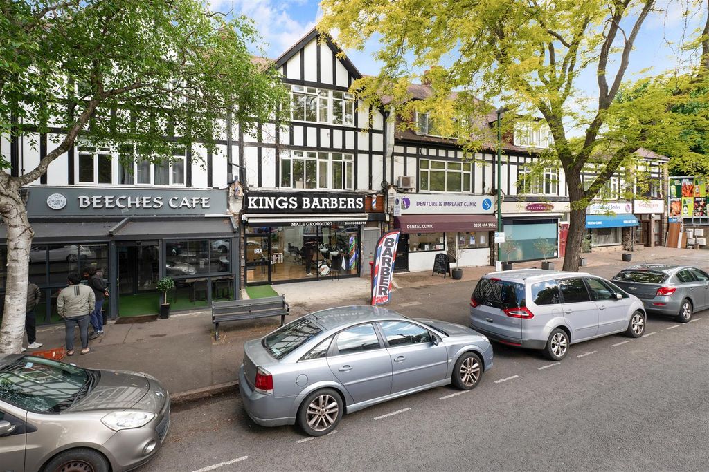 Property photo 1 of 13 Banstead Road (14).Jpg