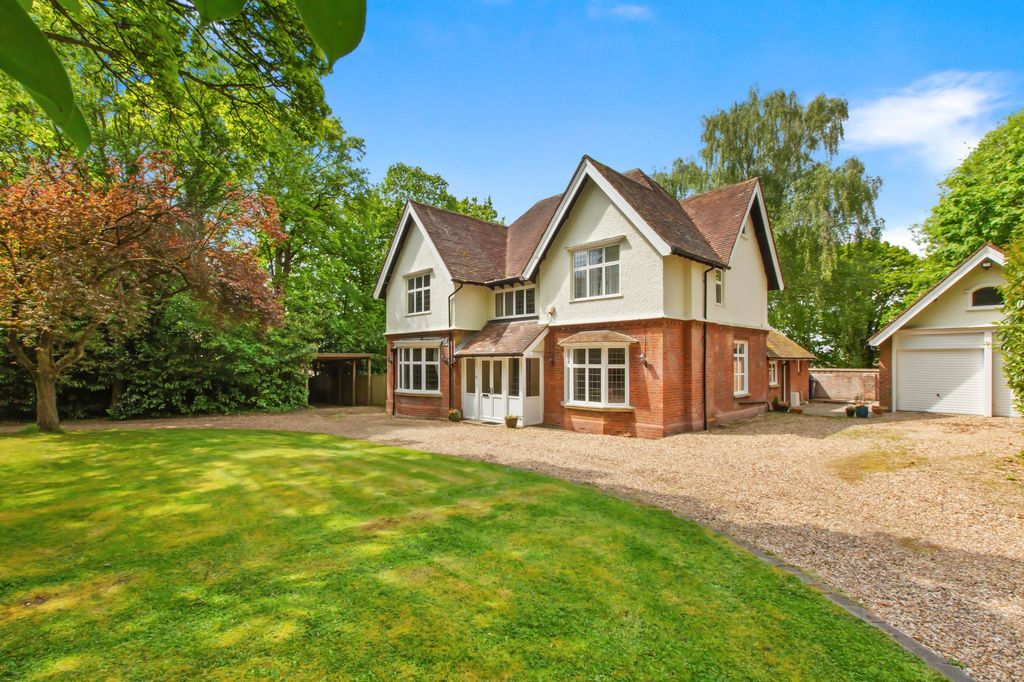 Additional image 25 of 5 bed detached house for saleAmersham Road, High Wycombe HP13