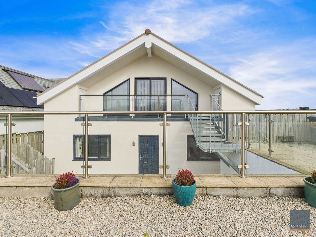 Property photo 3 of 38