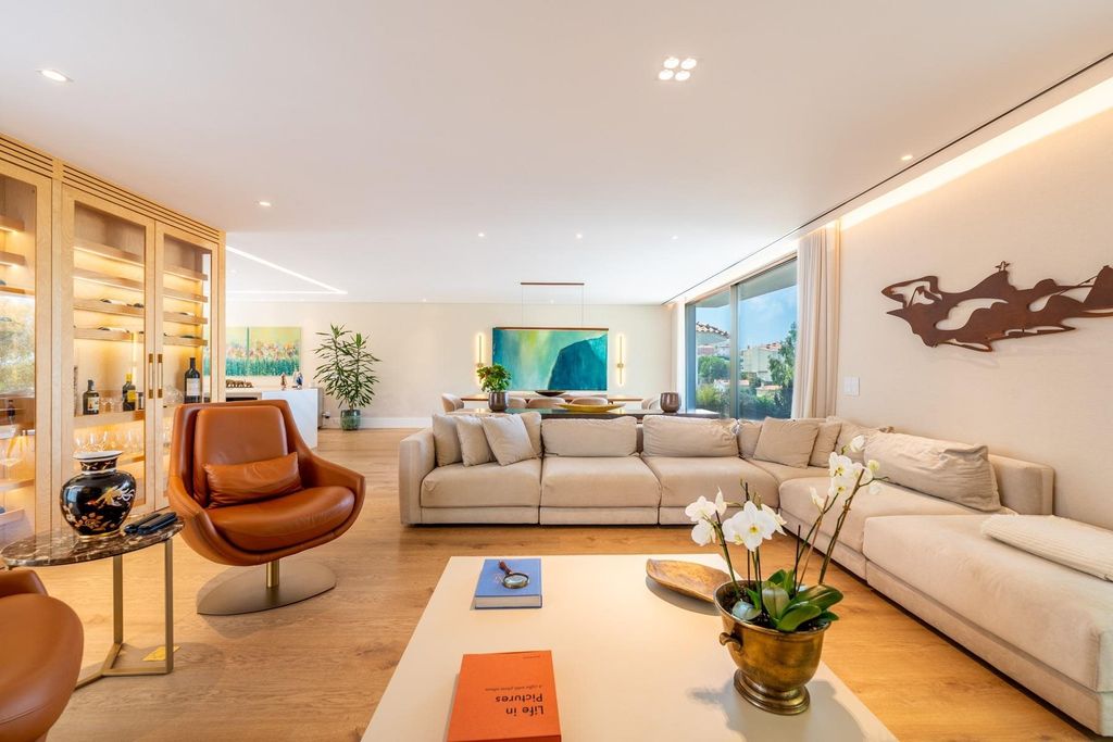 Property photo 3 of 50