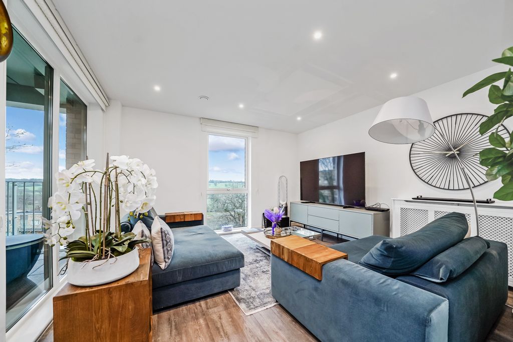 Property photo 2 of 14