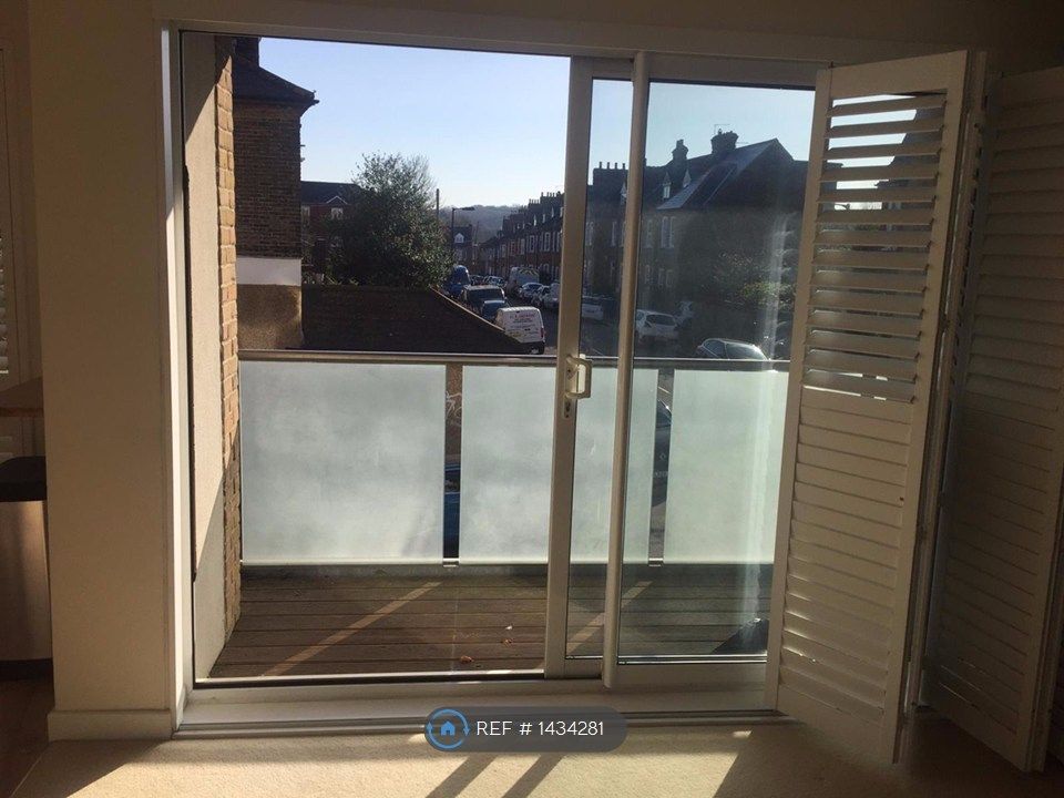 Property photo 2 of 10 Balcony