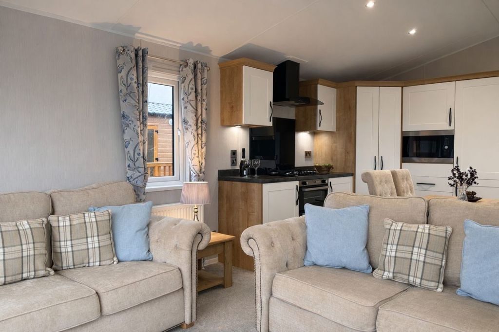 Property photo 2 of 9 Utbdp696646c5E88B1.Jpg