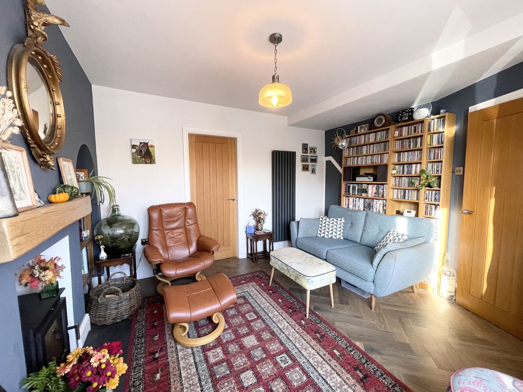 Property photo 2 of 21