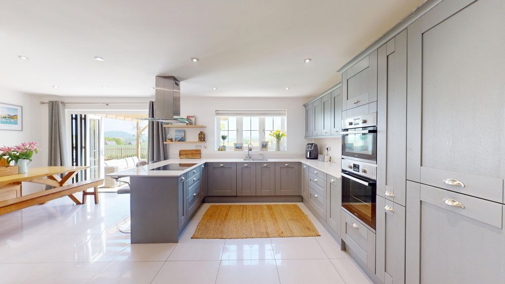 Property photo 3 of 41 4141456
