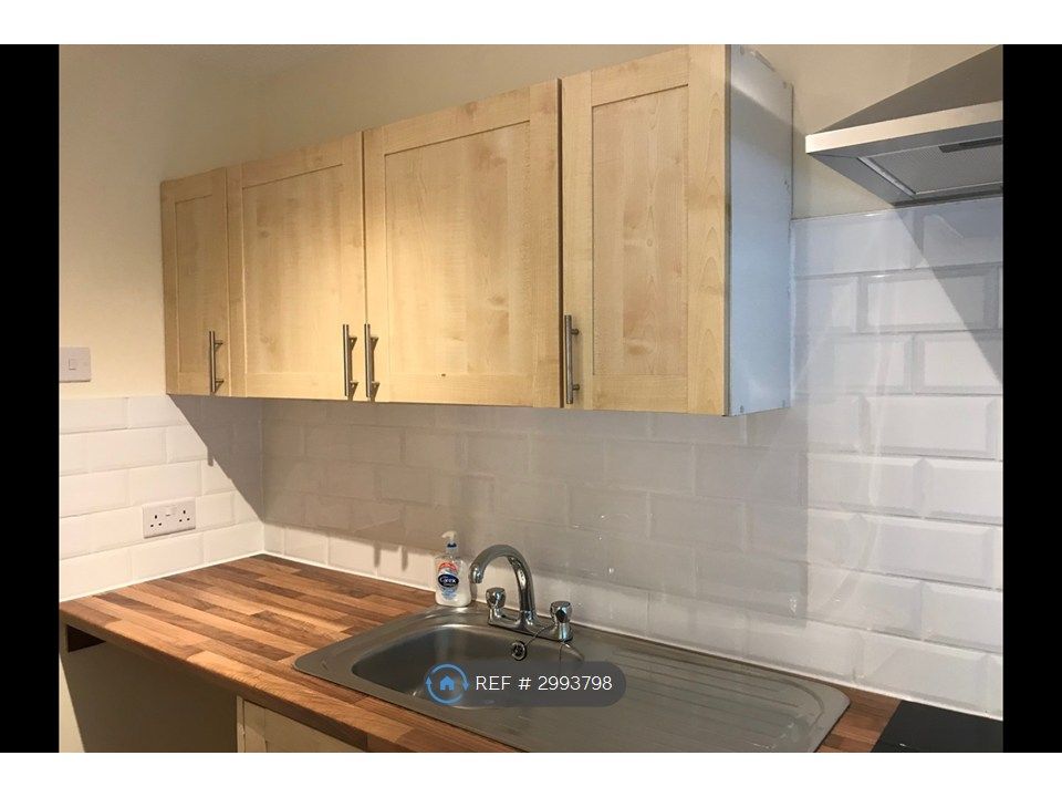 Property photo 3 of 15 Kitchen