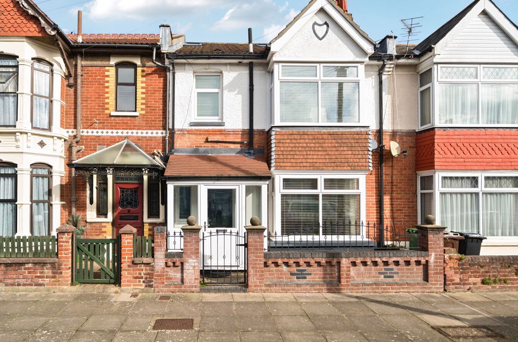 Property photo 1 of 15 1424950-19-69c3Da...