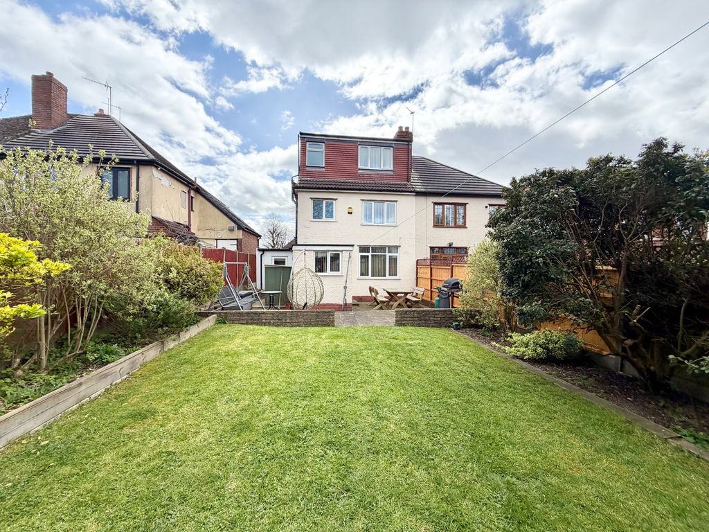 Property photo 2 of 37