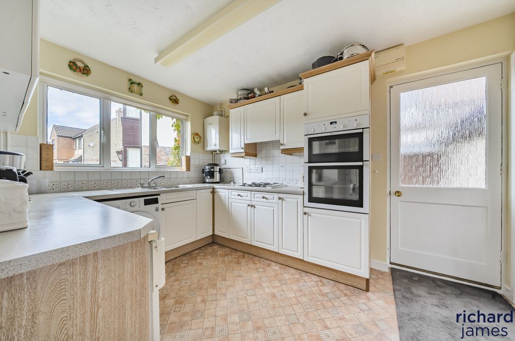 Property photo 2 of 22 1Df89E8A9B924A279c83F764478E4293