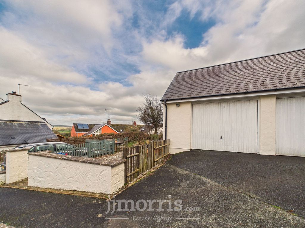 Property photo 2 of 26