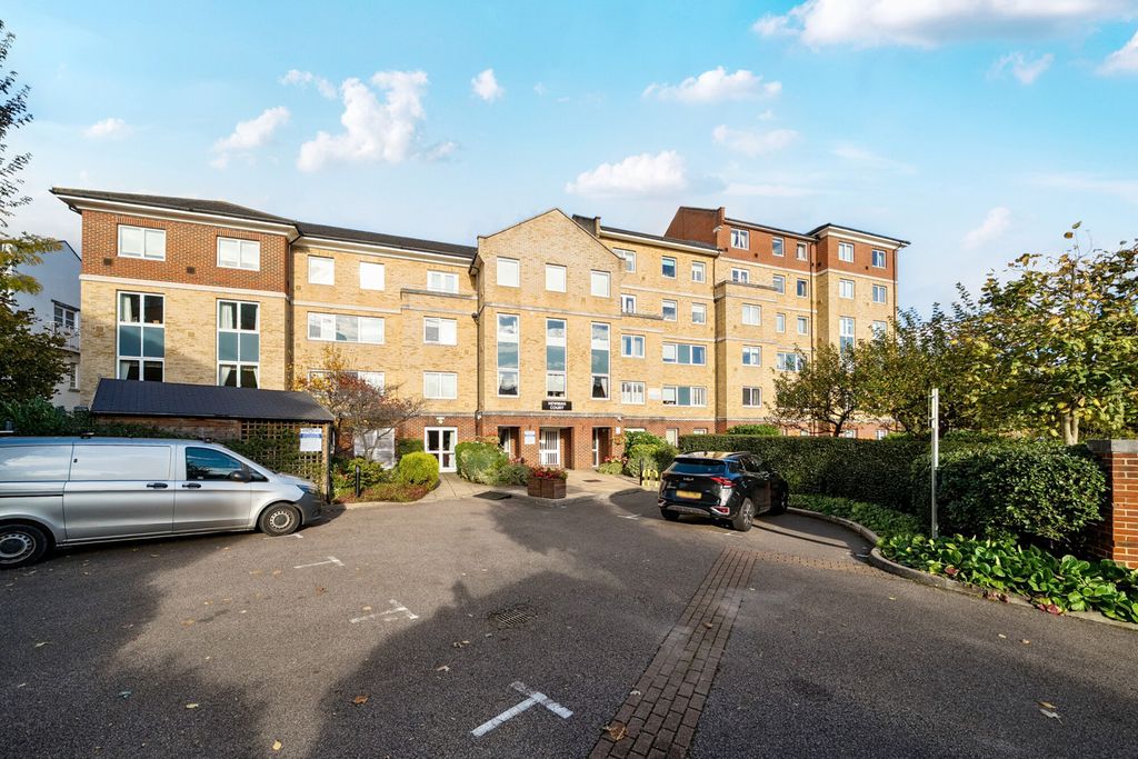 Property photo 1 of 17 External