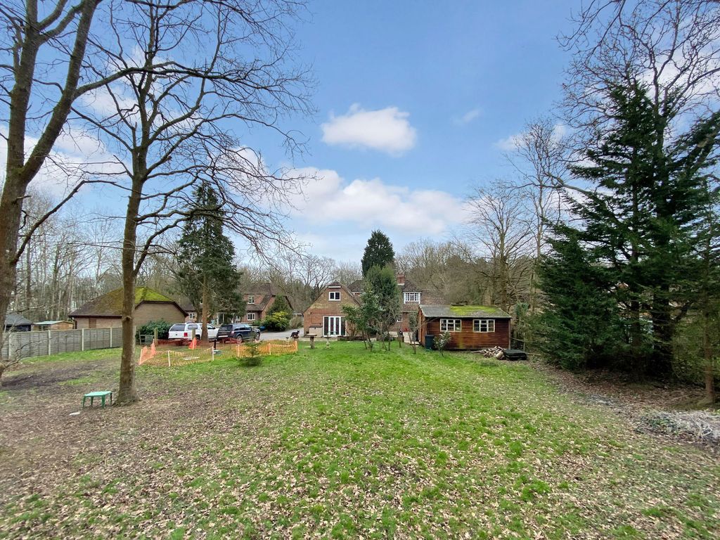 Property photo 2 of 25