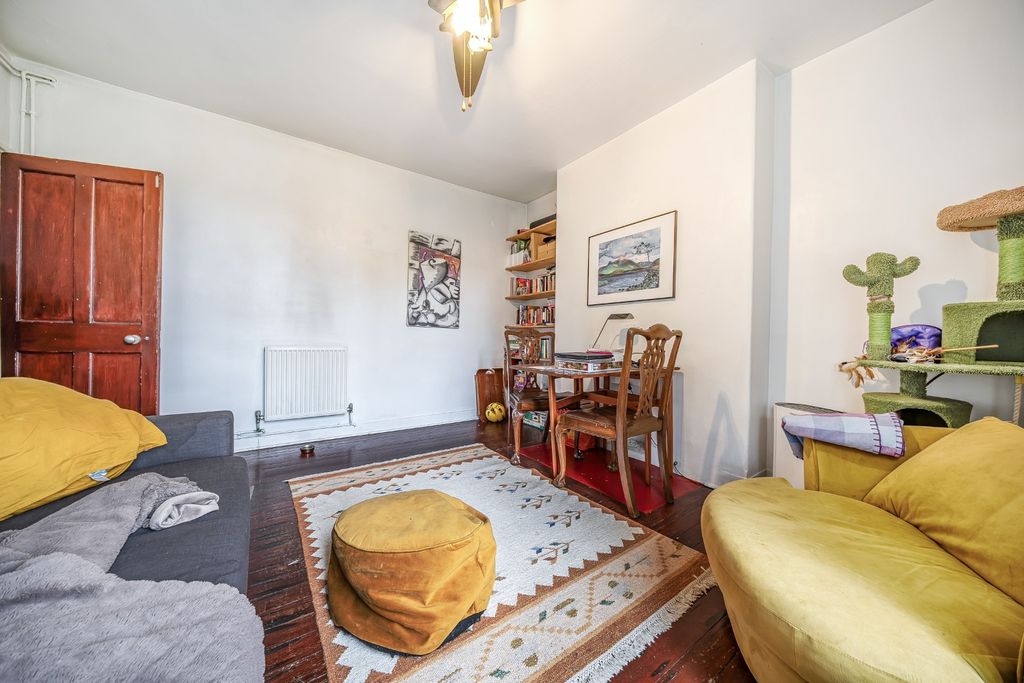 Property photo 3 of 11 4477774